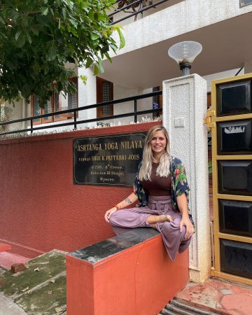 Raquel Maza Ashtanga Yoga - Escuela de Yoga - Zaragoza